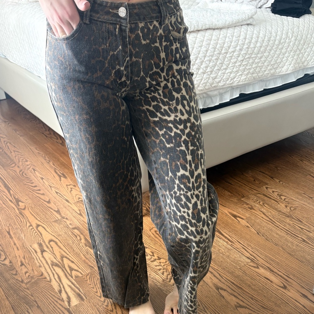 Leopard Print Wide-Leg Pants - Picture 2 of 2